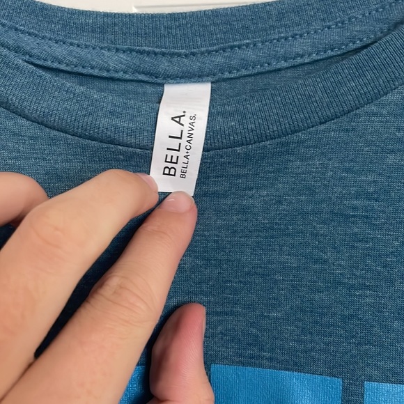 Womens short sleeve tee medium - Picture 2 of 5